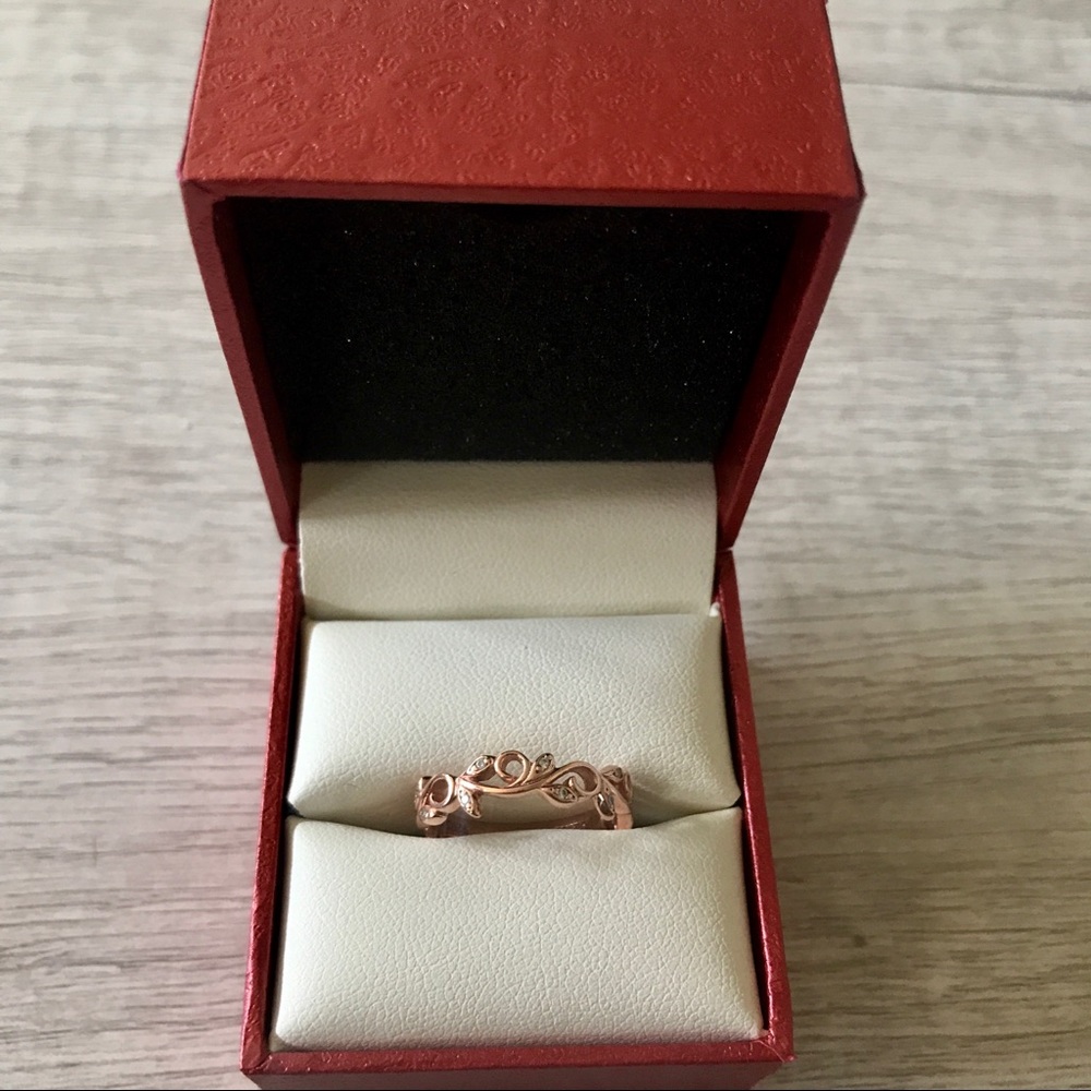 ❌ SOLD ❌ Berricle Rose Gold Sterling Leaf Ring 7